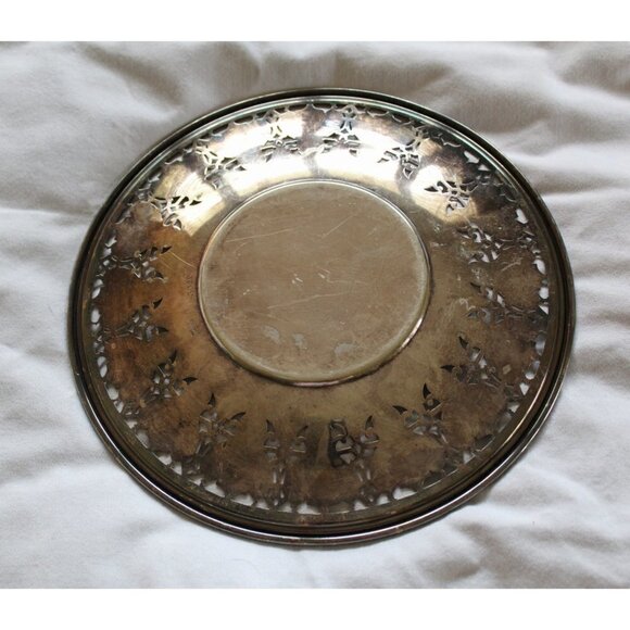 Vintage EPNS 3025 Mfg. Co Silver Plate tray Ornate Round made in USA - Picture 5 of 12